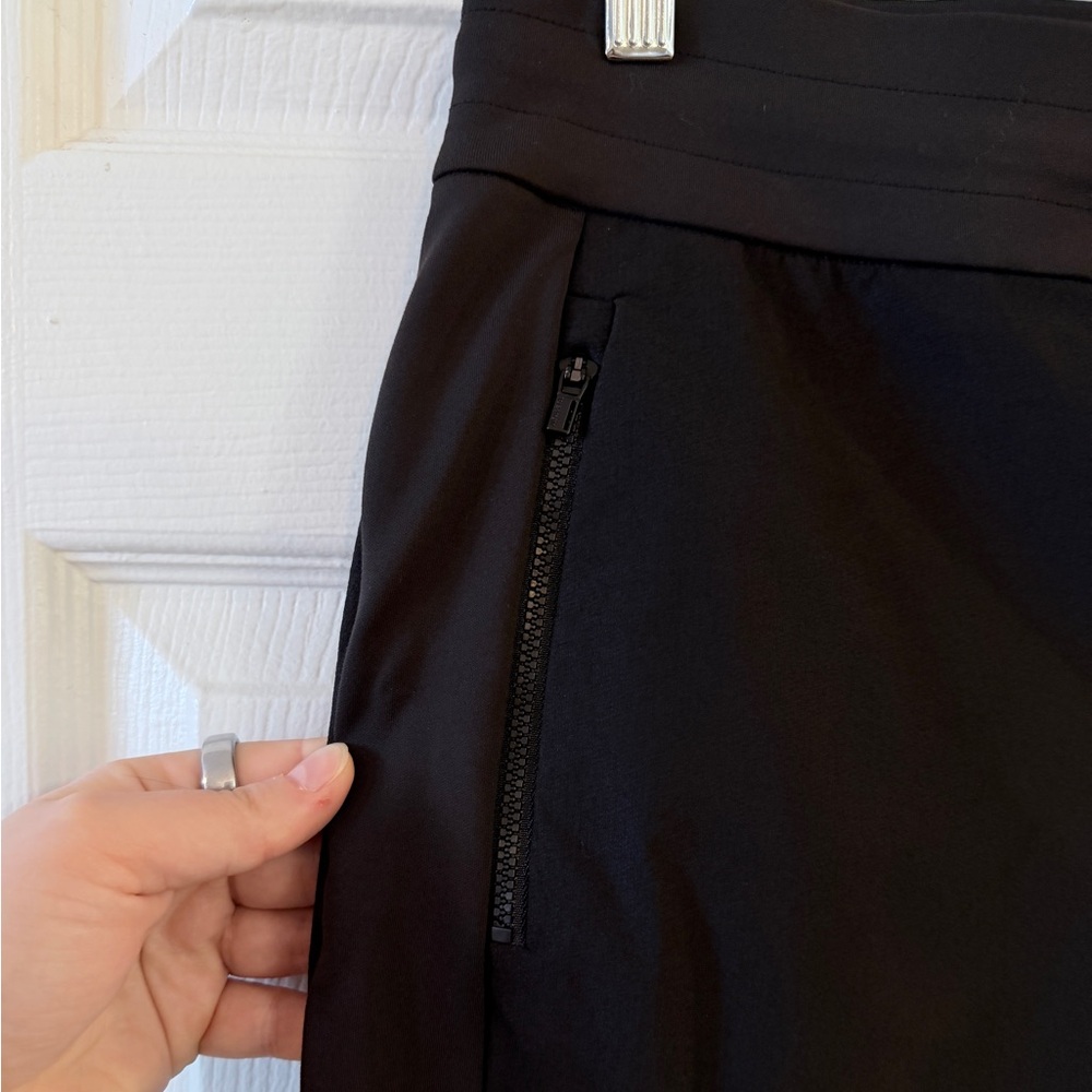 Athleta Headlands Hybrid Trek Mid Rise Black Jogger Pants - Women’s 8 - Picture 4 of 7